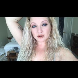 Meet your Posher, Elyse